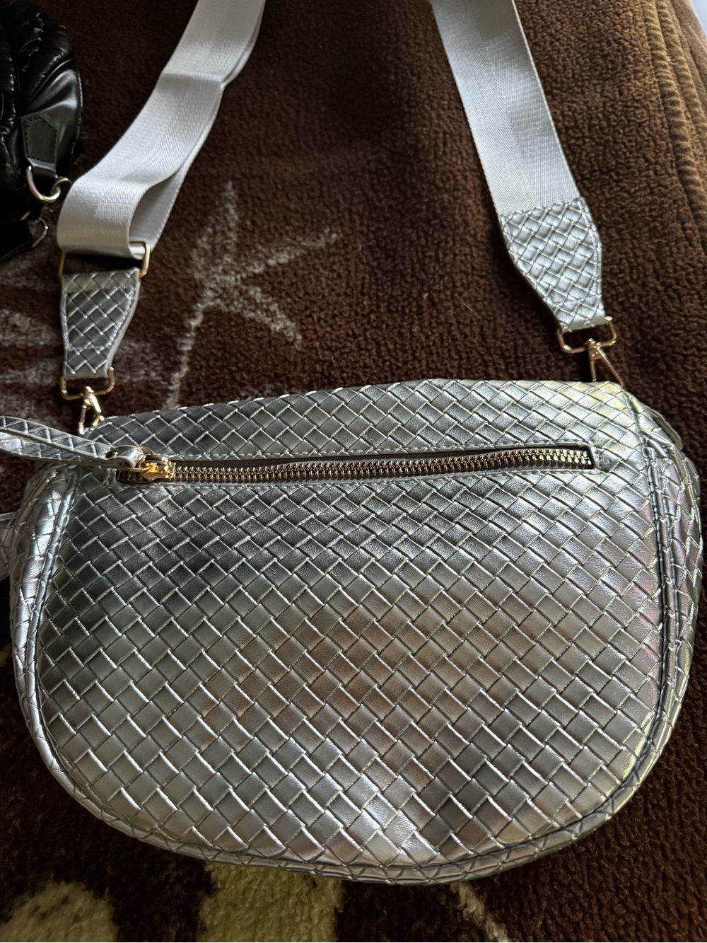 Metallic Silver Woven Crossbody Bag & black bubble bag! Brand new !!! - Picture 5 of 6